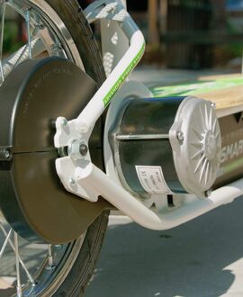 Razor EcoSmart Metro Up to 12 Mile Range 16" Tires Electric Scooter White New