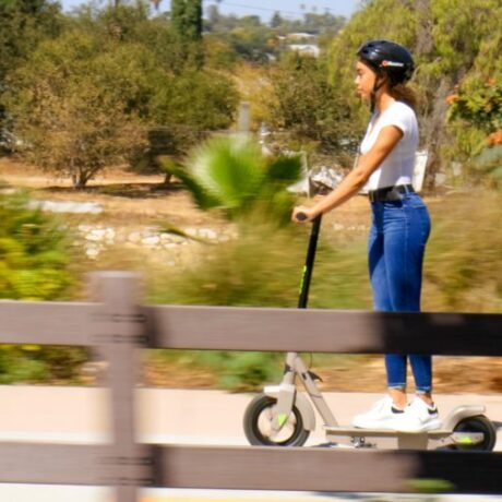 Razor | C35 SLA Electric Scooter - Grey/Black (ISTA) With Up to 15mph (24 km/h) Max Speed | 13113212