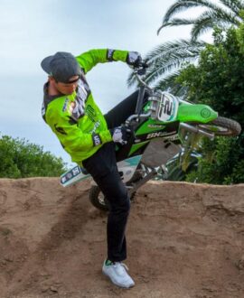 Razor - Dirt Rocket SX500 McGrath - Green | Capacity 175lb | Recommended ages 14+