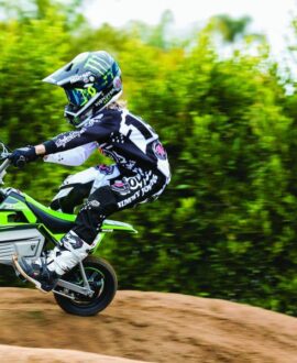 Razor - Dirt Rocket SX500 McGrath - Green | Capacity 175lb | Recommended ages 14+