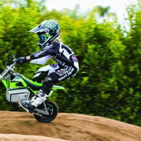 Razor - Dirt Rocket SX500 McGrath - Green | Capacity 175lb | Recommended ages 14+