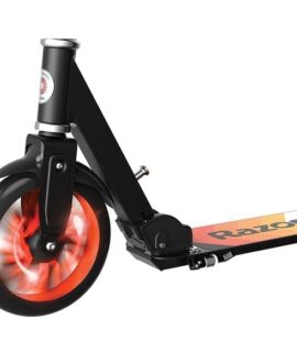 Razor - A5 Lux Light Up  | Capacity 220lb | Recommended ages 3-10