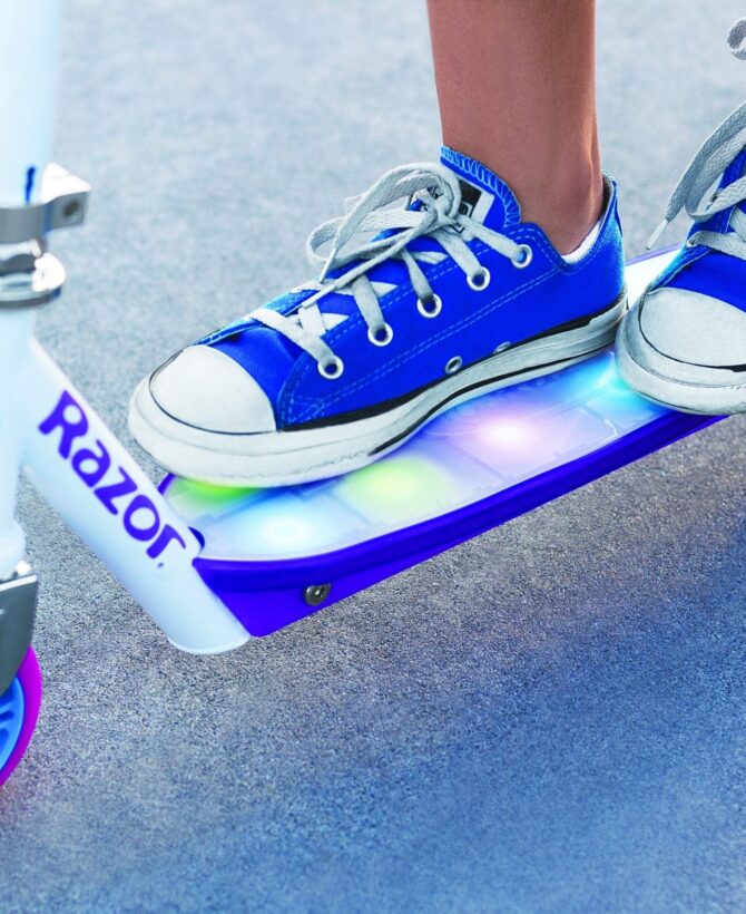 Razor - Party Pop Scooter | Capacity 143lb | Recommended ages 6+